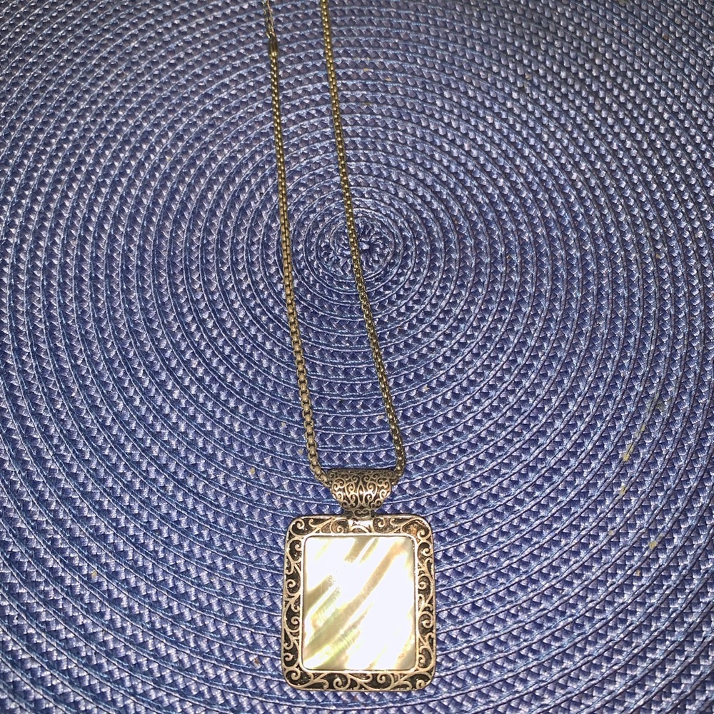 Pendant necklace